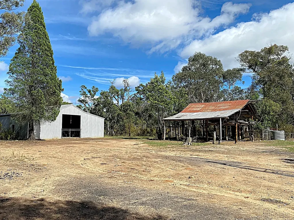 Bogee Private Bush Retreat  100 acres