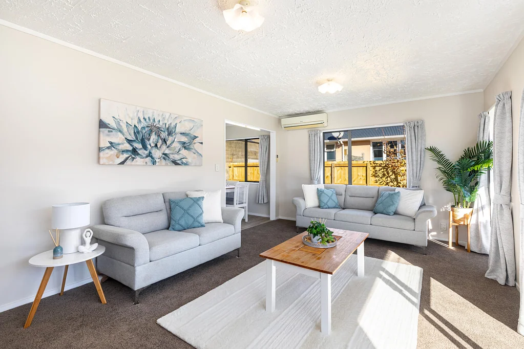 Stokes Valley 3部屋 Fresh Updates, Move-In Ready
