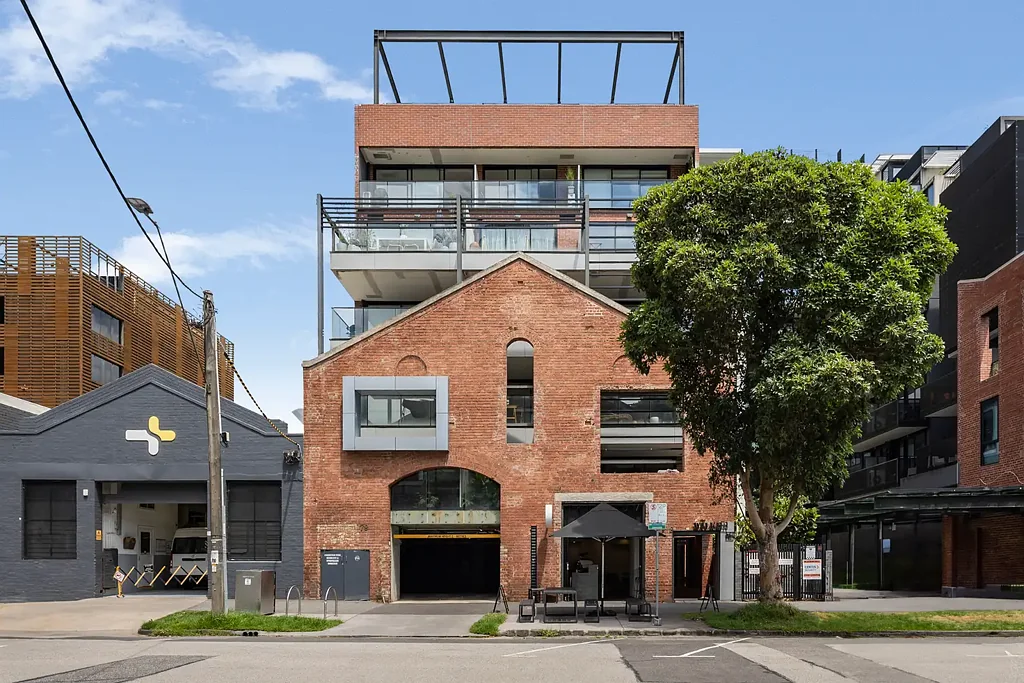 South Melbourne 1房 墨尔本核心地段 开放式布局 岛台厨房 阳台休闲 分体冷暖 公共露台 咖啡便利 Stylish Inner-City Living with Exceptional Convenience