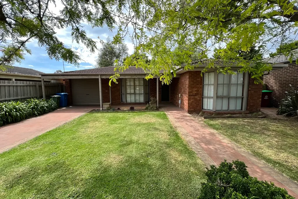 BEAUTIFULLY RENOVATED THREE BEDROOM!