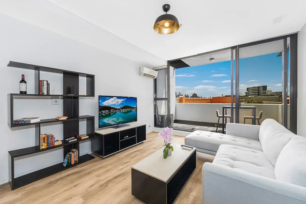 Modern Furnished Apartment in Zetland