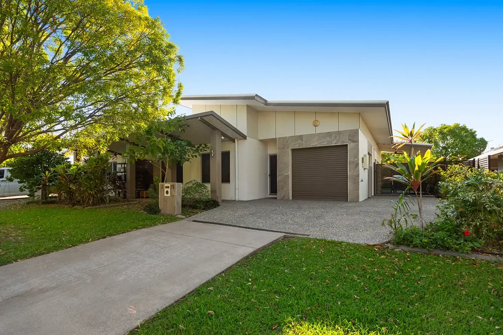 Muirhead 3房  Immaculate duplex with no body corporate fees!