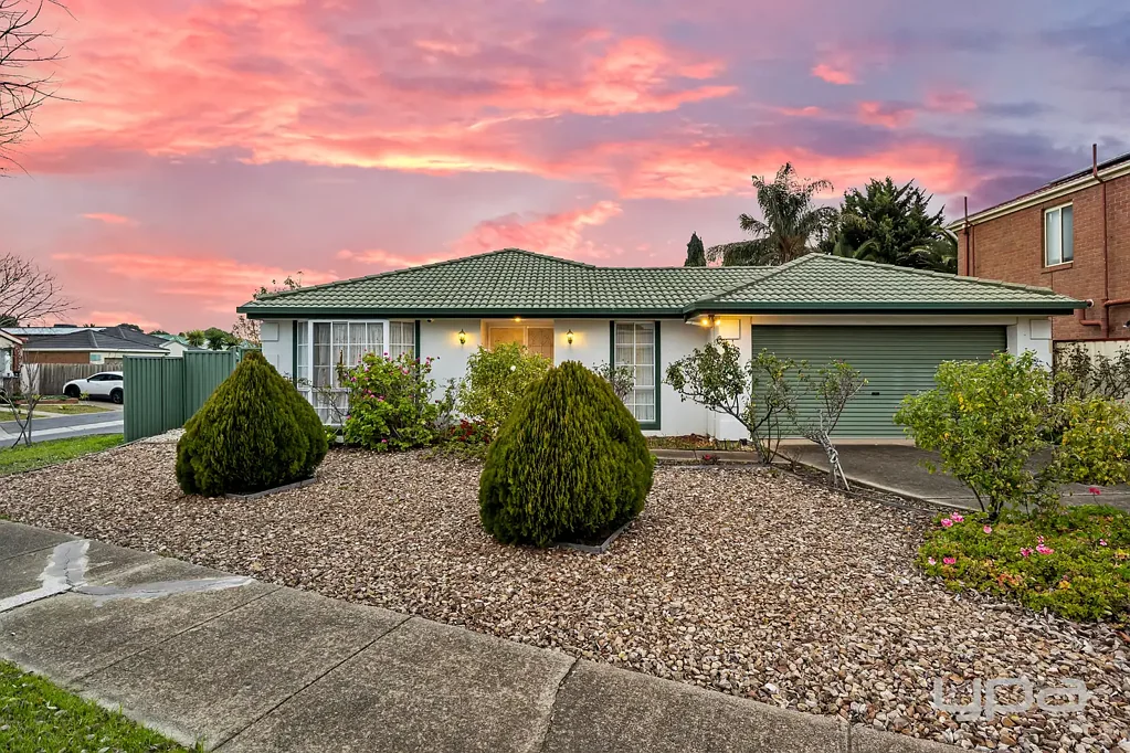 11 Elliott Court, Burnside, VIC 3023