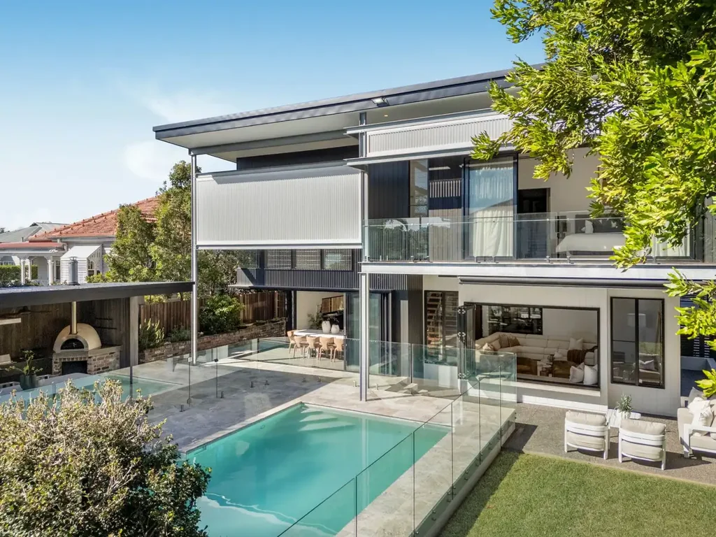 Clayfield 6房 【永恒魅力，邂逅克莱菲尔德核心的奢华现代生活】 Timeless Character Meets Luxurious Contemporary Living in heart of Clayfield
