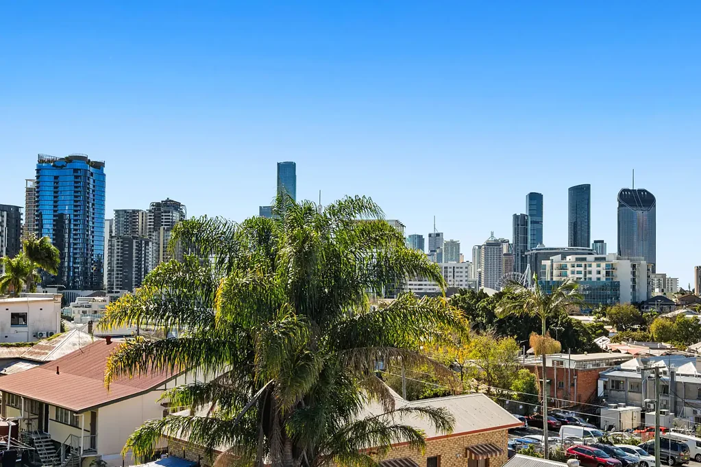 City Views from your Own PRIVATE Rooftop!