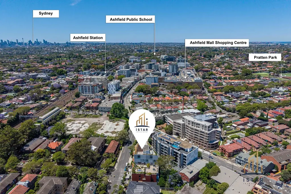 Ashfield 1房 宽敞卧室带衣柜 起居用餐明亮 开放式布局 现代厨房石材台面 优质电器 设计师浴室全淋浴 顶阳台户外放松 内部洗衣房储物 空调舒适 地下车位储物笼 维护良好建筑 对讲机电梯 步行至车站商场 餐饮区近 Light-Filled Oversized | North Aspect | Walk to Station in Just 7 Minutes!