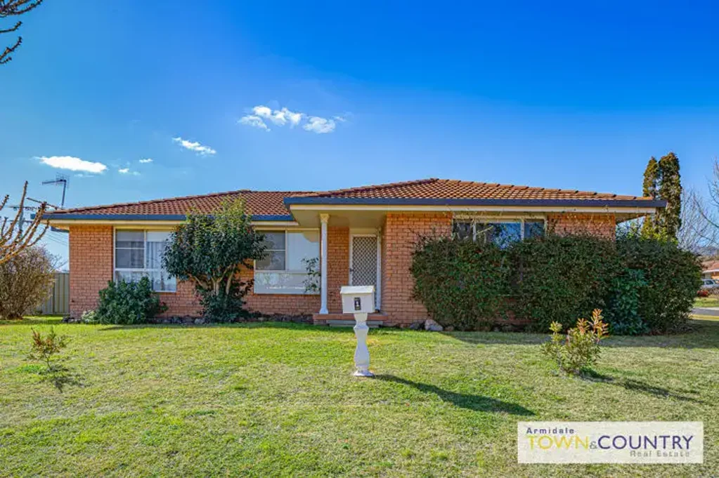 1 Patricia Close, Armidale, NSW 2350