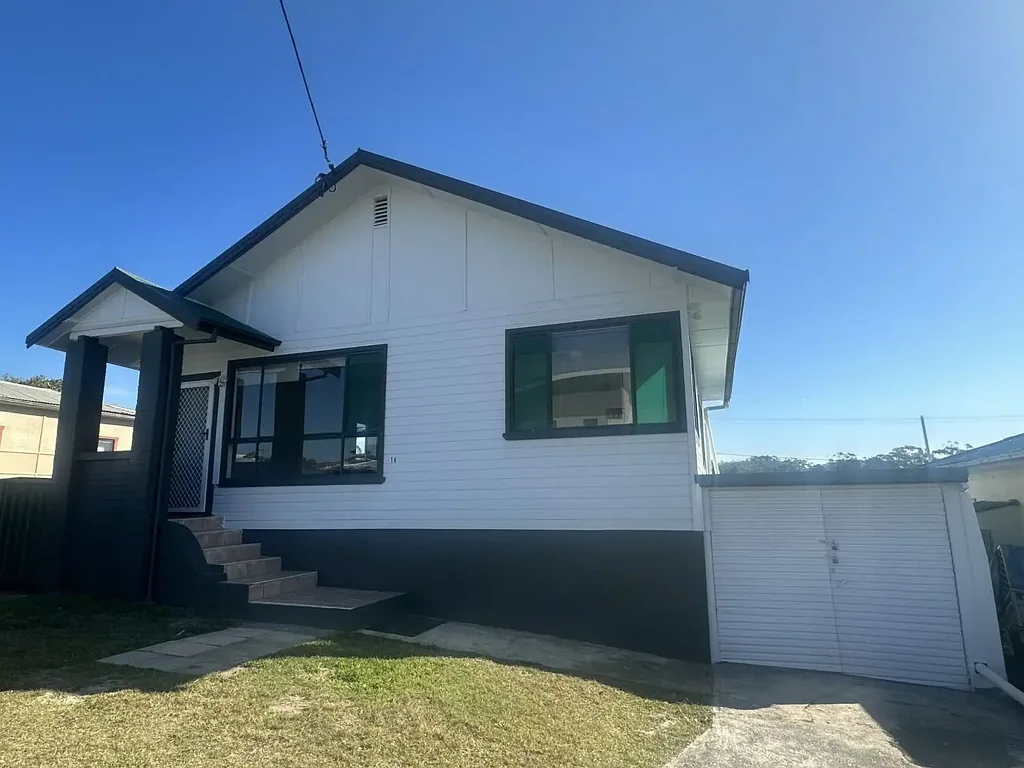 Harrington 3Zimmer When location,value and price all align...you come up with 16 Little Street!