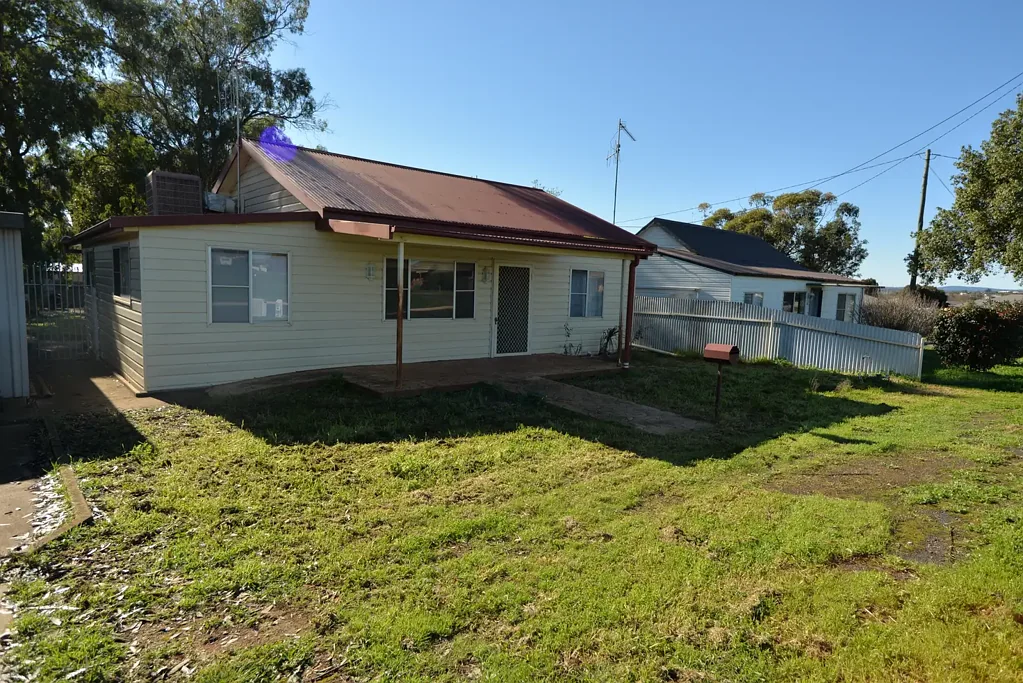 Parkes 3 Bedroom Investment Opportunity or First Home - 28 Best Street