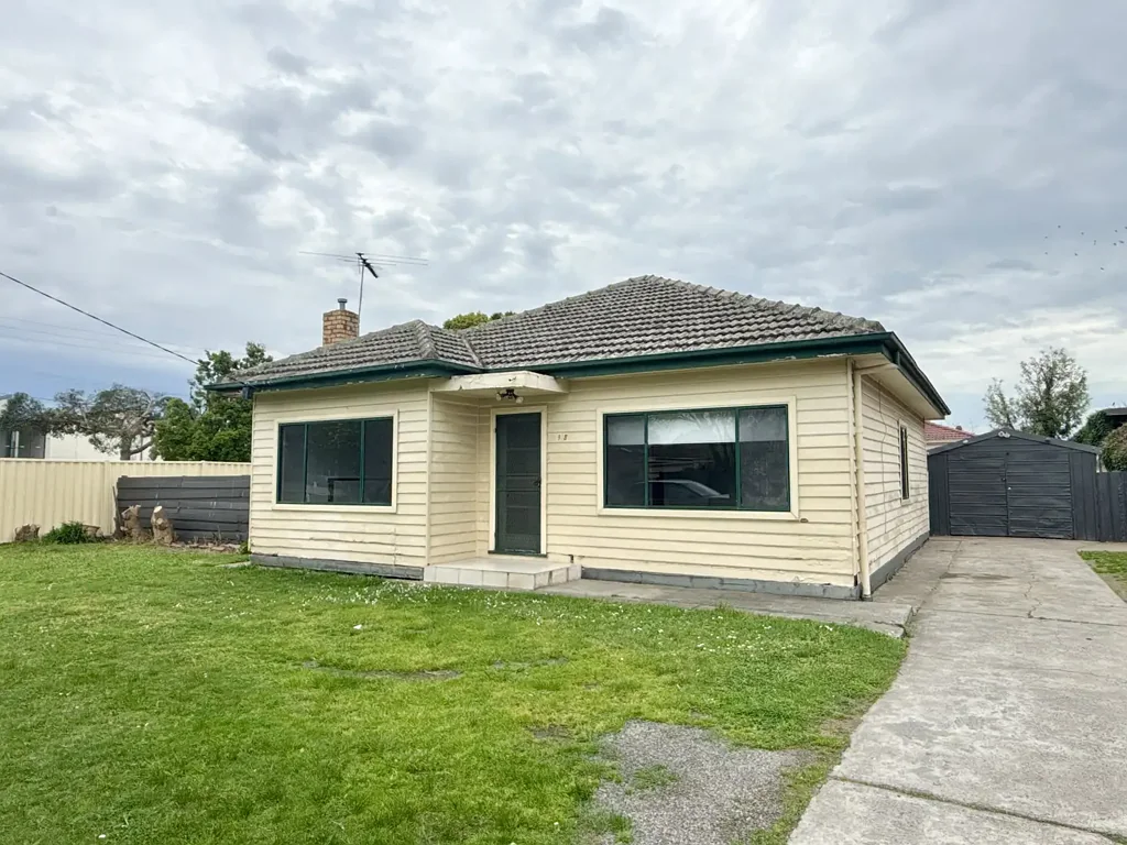 Convenient location - close to shops