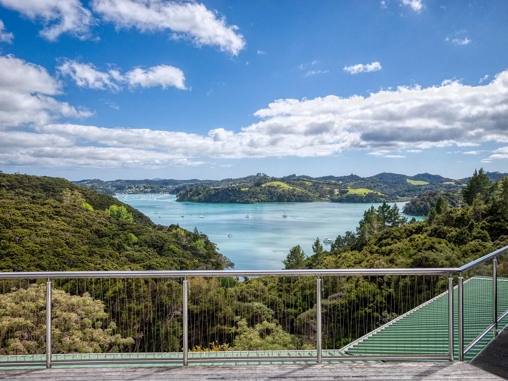 Russell 5 Slaapkamer TE WAHAPU SANCTUARY: MOTIVATED OWNERS SAY SELL!