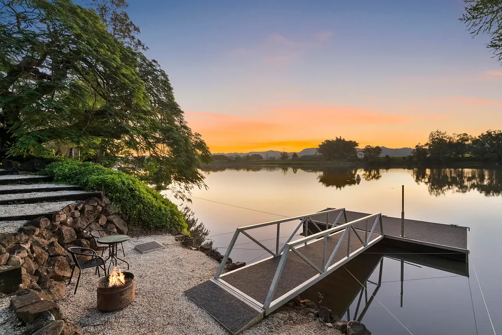 South Murwillumbah 4房  River Front Property at its Finest -
