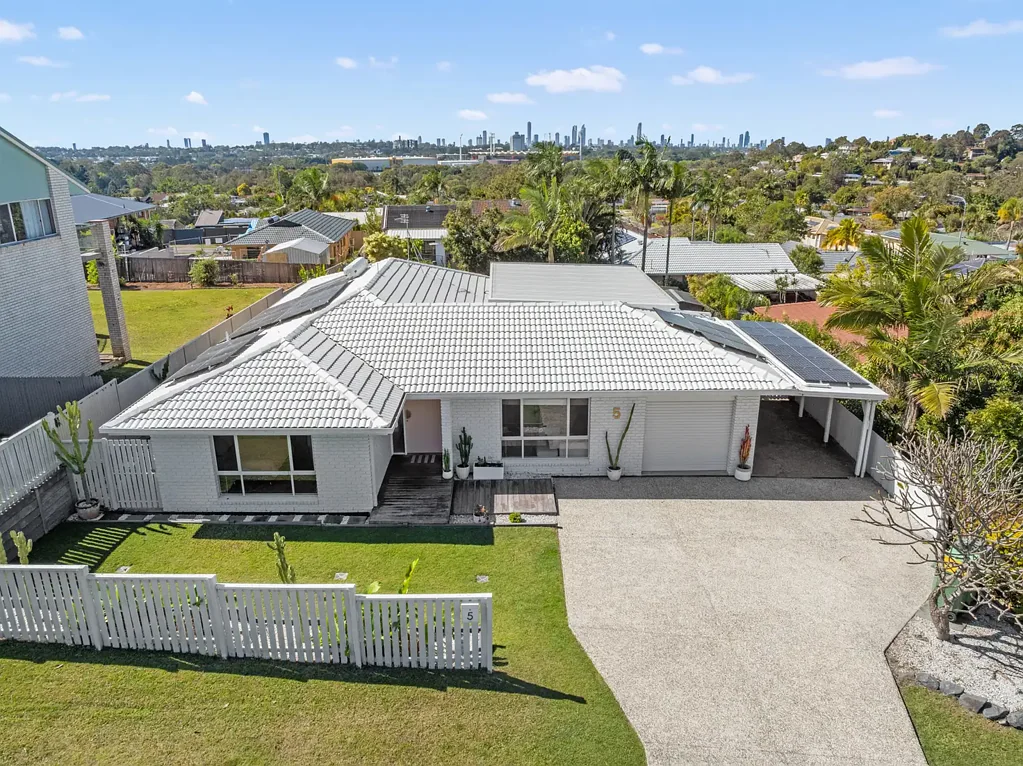 Carrara 3房  Going, Going, Gone! A Must-See Property!