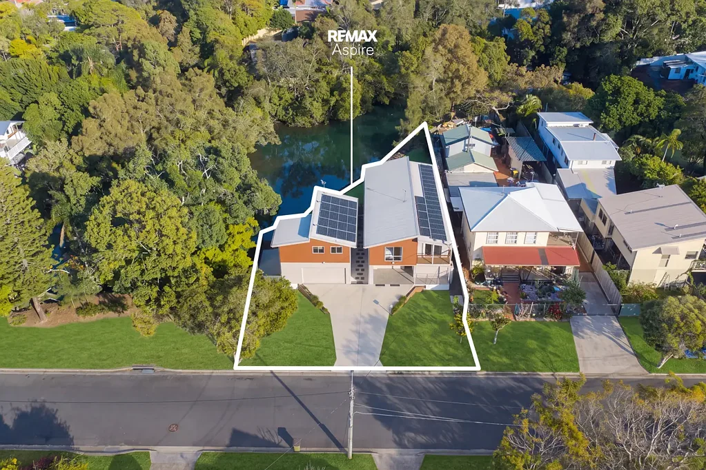 Southport 6Habitaciones Two Residences. One Title. One Exceptional Creekfront Address.
