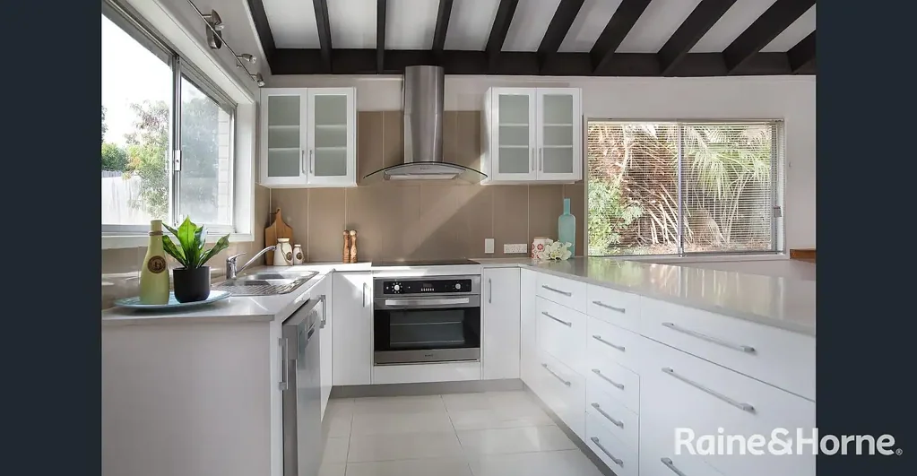 Break Lease - Great Family Home - Close to everything