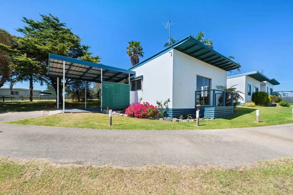 Lakes Entrance 1Moenga Live your best life here!