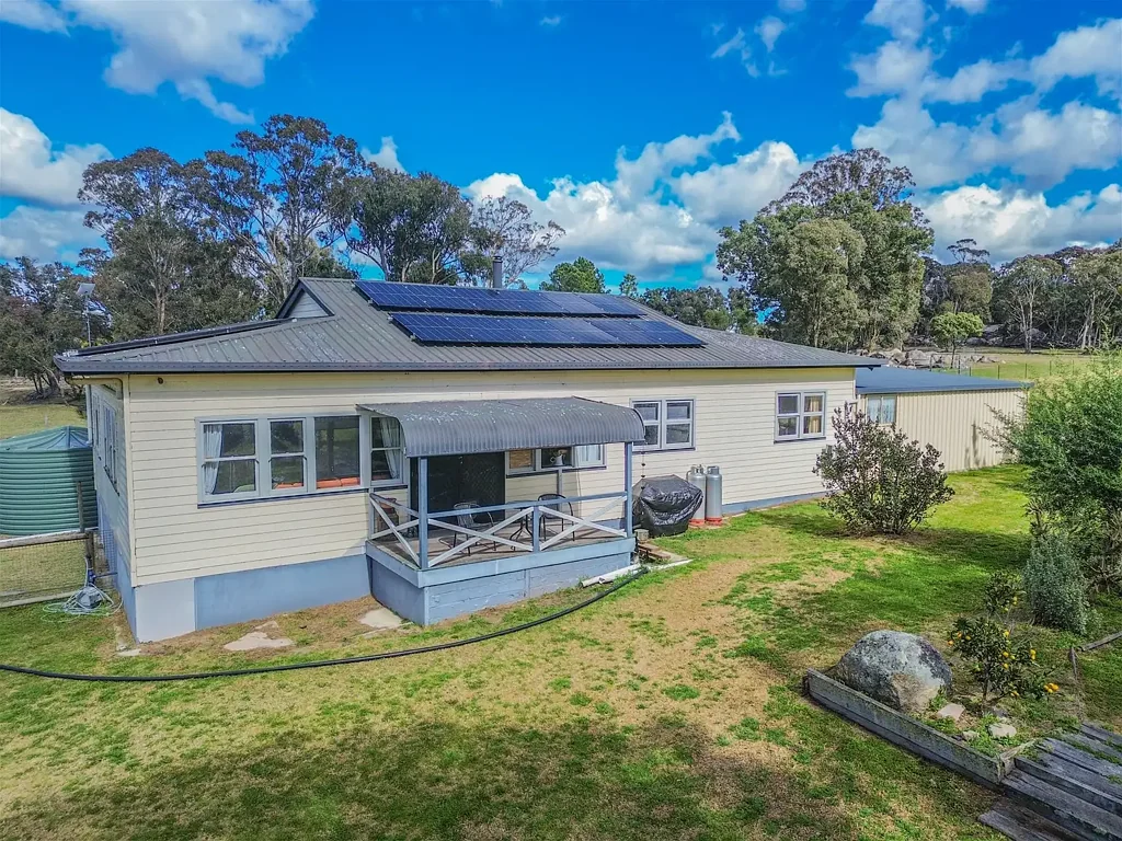 Pozieres 4બેડરૂમ Four Bedroom Home on 36.17 Acres - Offers over $998,000