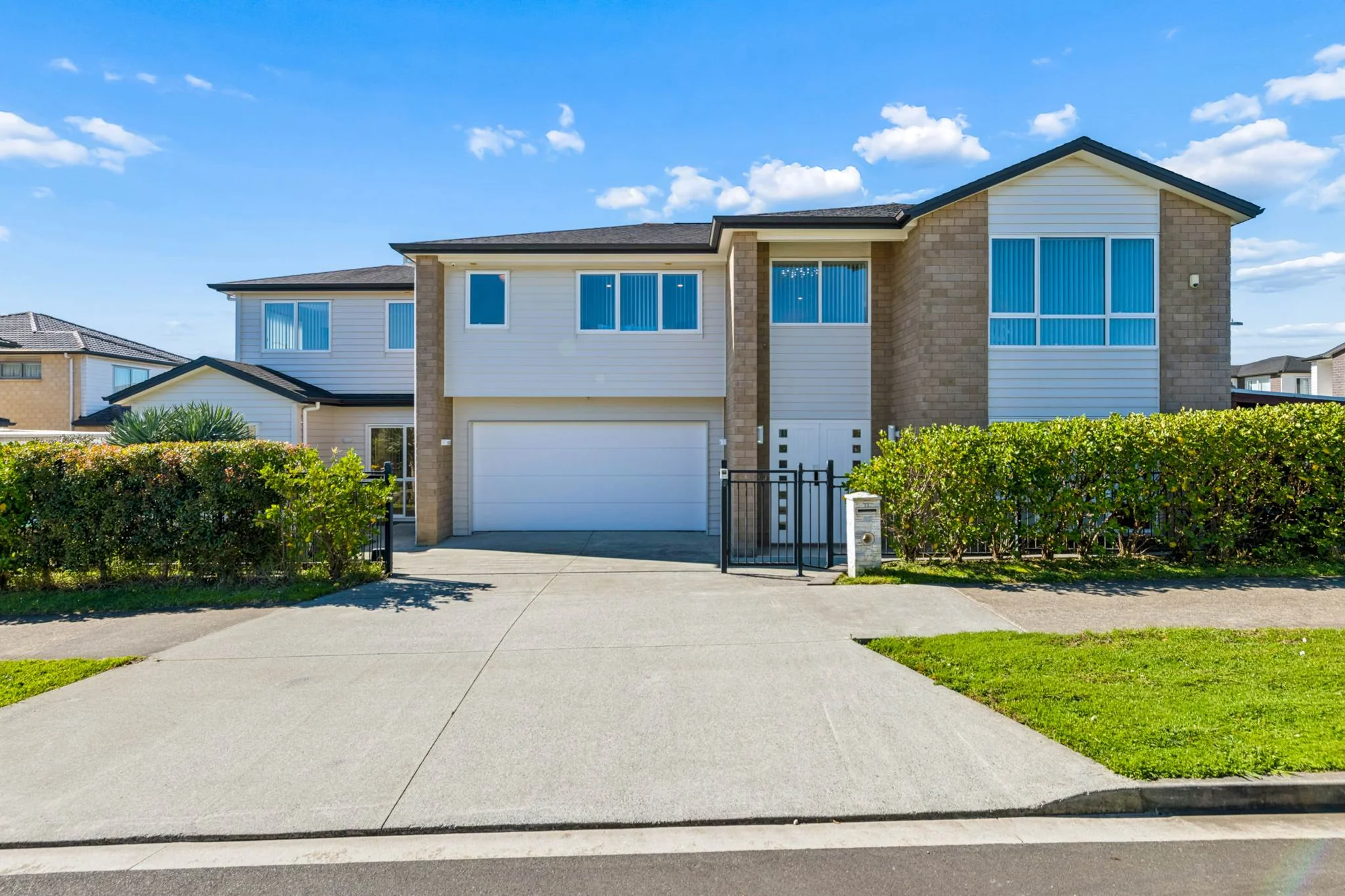 Flat Bush 7침실 Prime Location - Exceptional 7-Bedroom Family Home