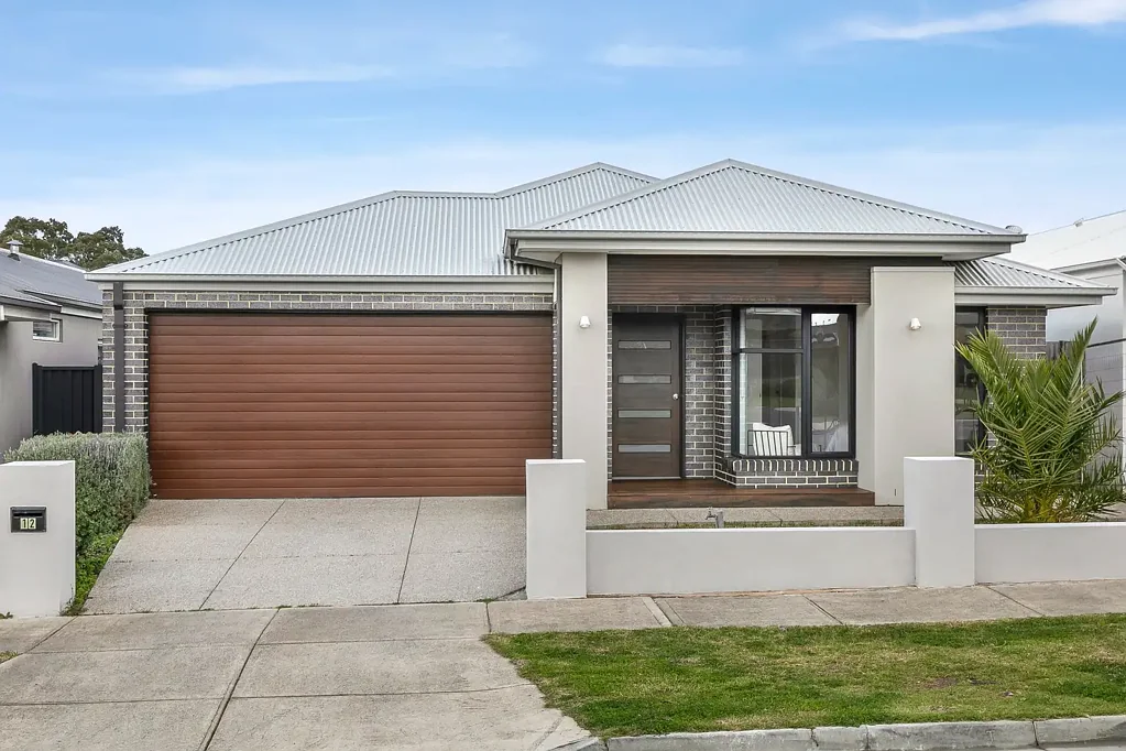 12 Wenlyan Drive, Greenvale, VIC 3059