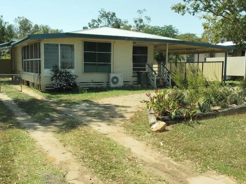 Blackwater 4房  4 BEDROOM HOME ON LARGE BLOCK