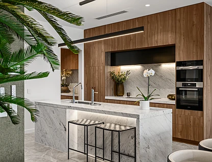 2/2 Marina Promenade, Paradise Point, Gold Coast, 3 ਕਮਰੇ, 4 ਬਾਥਰੂਮ, House