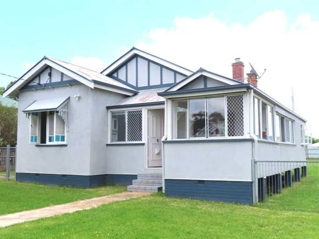 6 Symes Street, Stanthorpe, QLD 4380