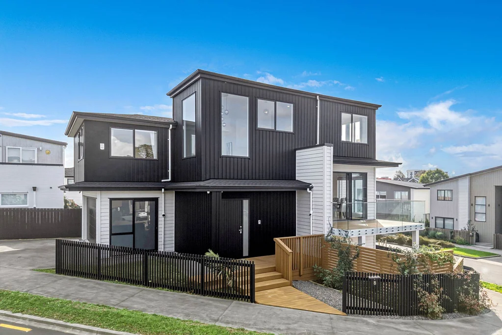 8 La Bella Road, Hobsonville, Waitakere City, Auckland