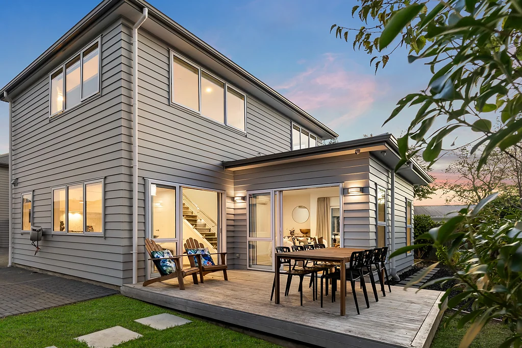 13E Teal Crescent, Beach Haven, North Shore City, Auckland