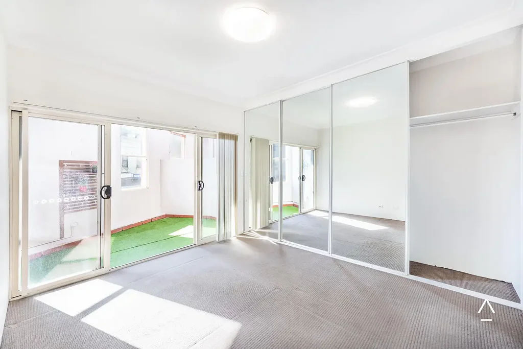 Stylish Two-Bedroom Apartment with Dual Balconies