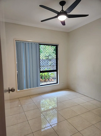 地址保密, Robertson, QLD 4109, 2房, 1浴, Apartment