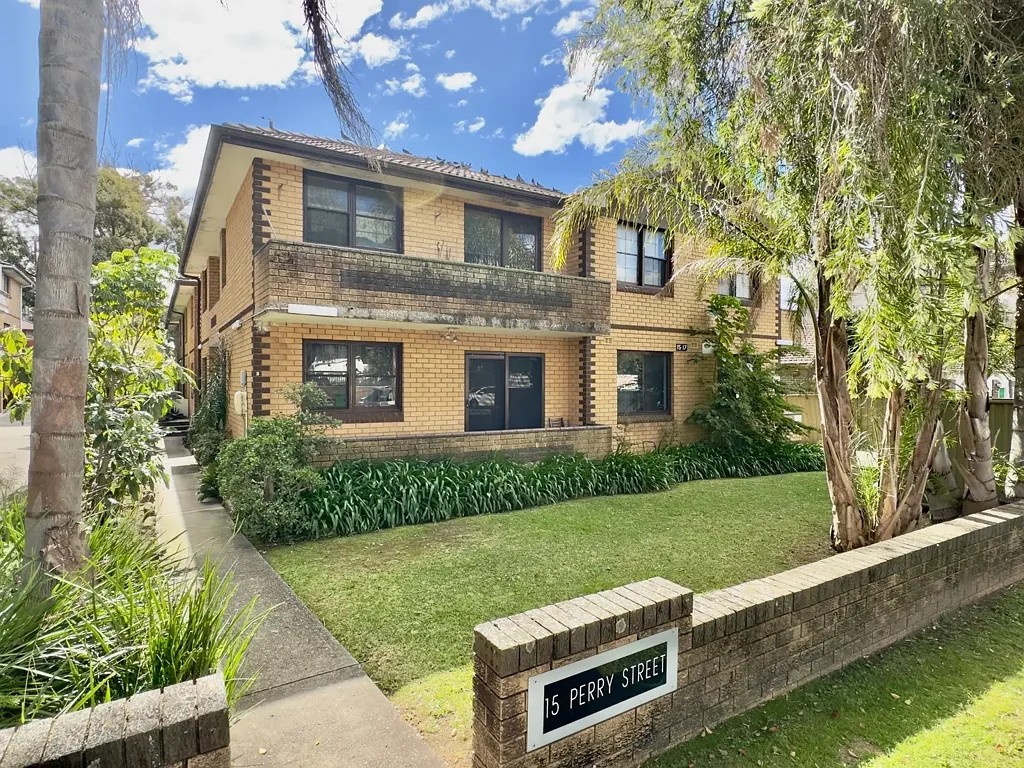 Top Floor Two Bedroom Unit in Quiet Location