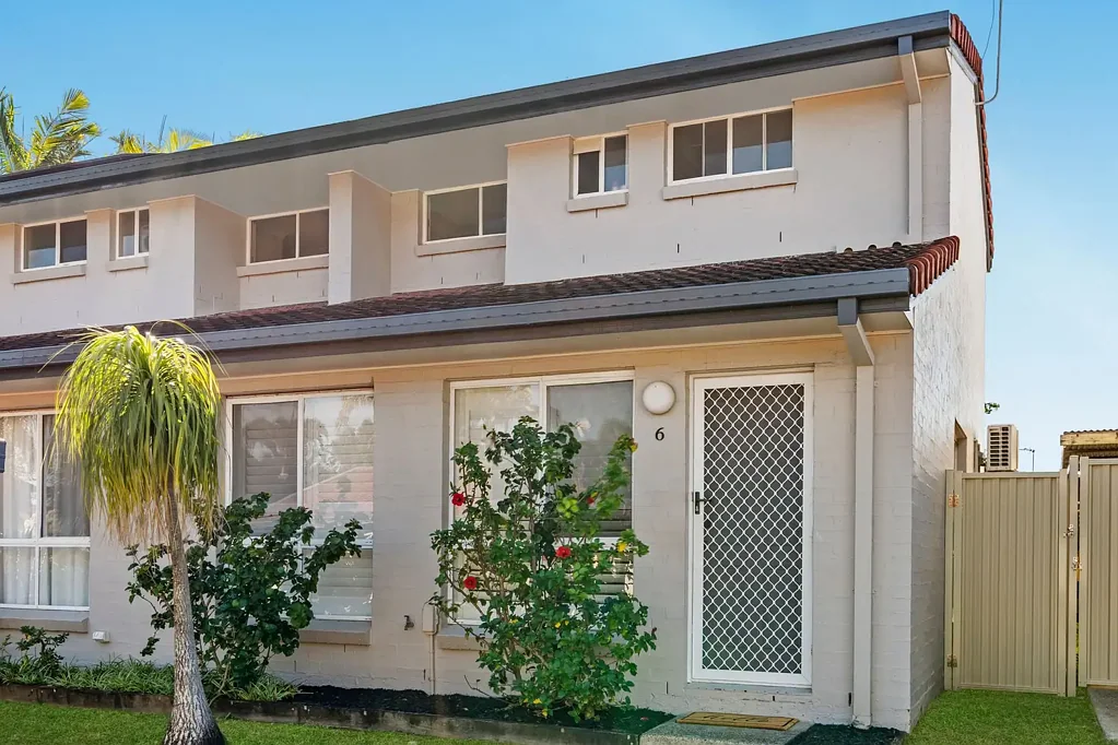 Labrador 3Phòng ngủ Spacious Townhouse with Exceptional Outdoor Entertaining