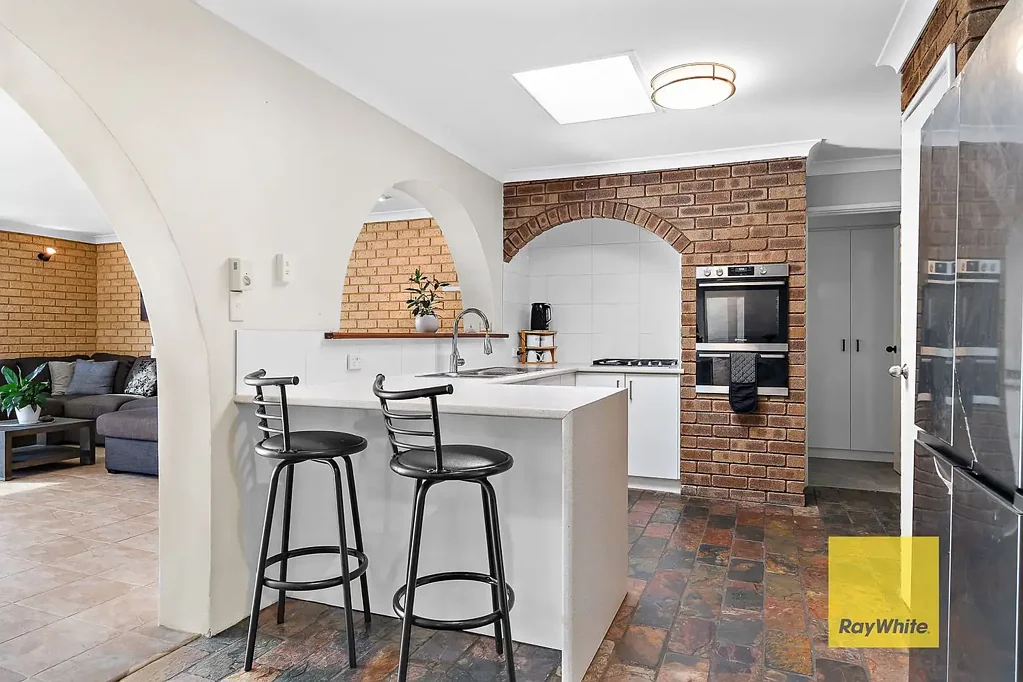 Thornlie 4 Slaapkamer Family Space, Future Potential & a Location to Love on 680sqm