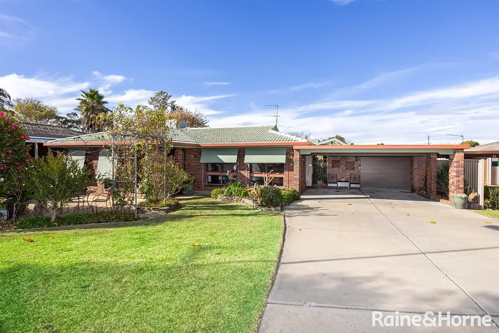 23 Merinda Crescent, Kooringal, NSW 2650