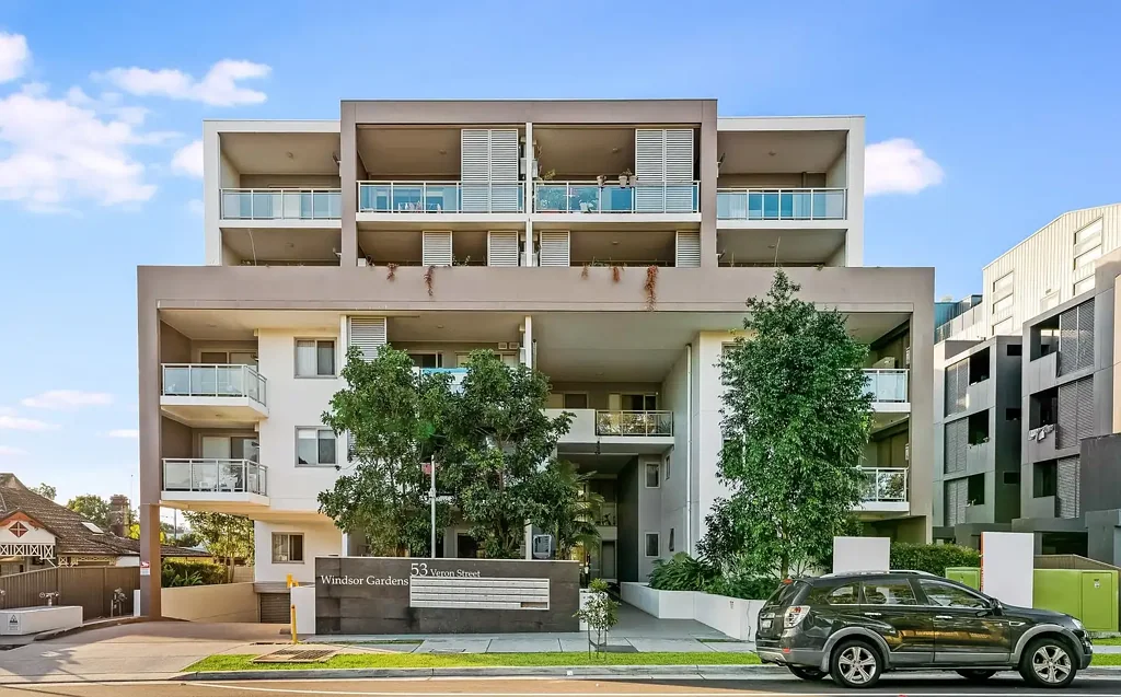 Wentworthville 2Phòng ngủ Modern 2-Bedroom Apartment with Sunroom/Study in Prime Wentworthville Location