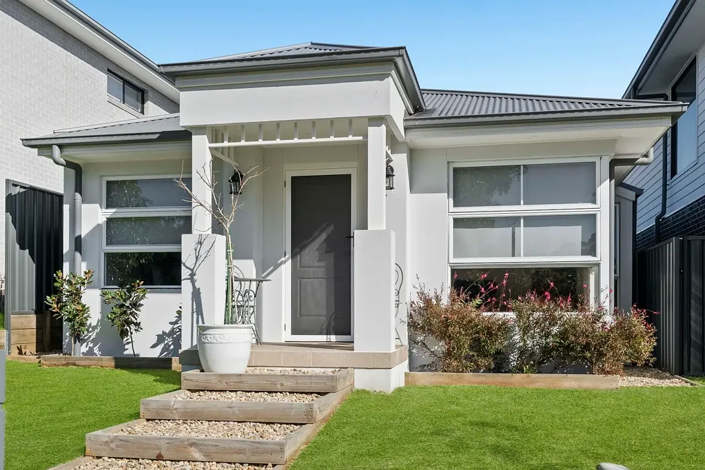 93 Liz Kernohan Drive, Elderslie, NSW 2570