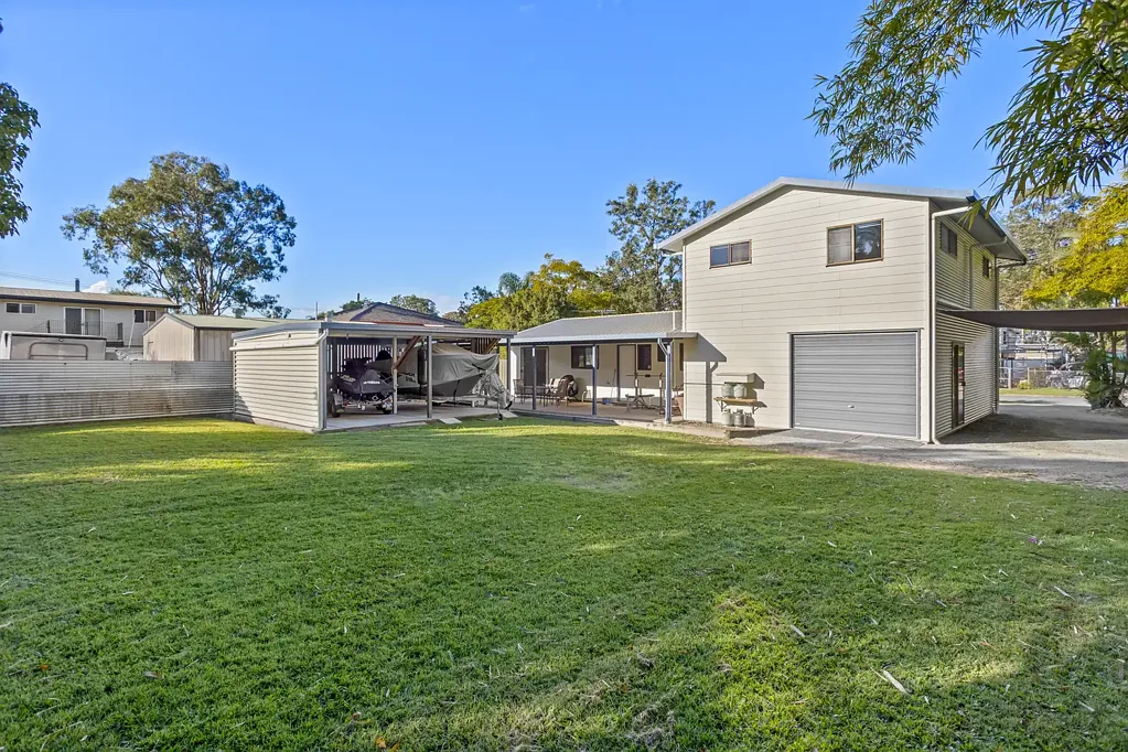 Burpengary 3Kwarto Move-In Ready Family Home on 1,118m2 with Expansion & Dual-Living Potential!