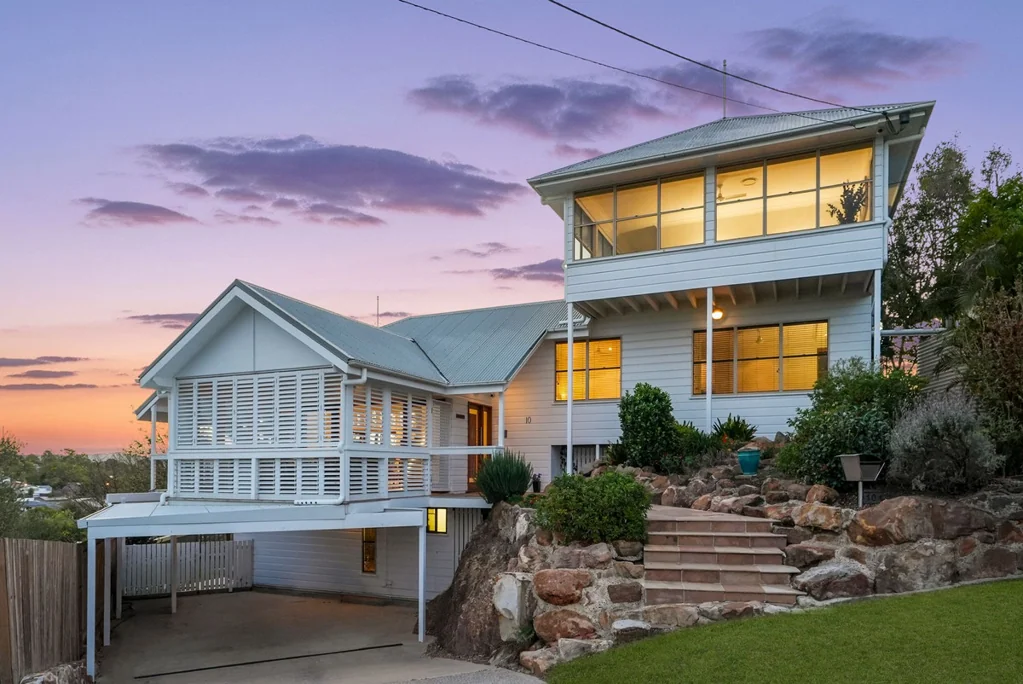 Stafford Heights 6कमरा A Once-in-a-Lifetime Opportunity with Uninterrupted Brisbane Views