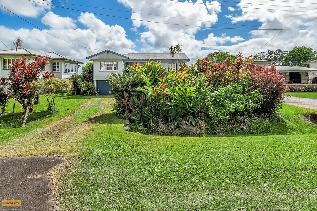 Mighell 3બેડરૂમ Lovely Highset Queenslander with all the upgrades.