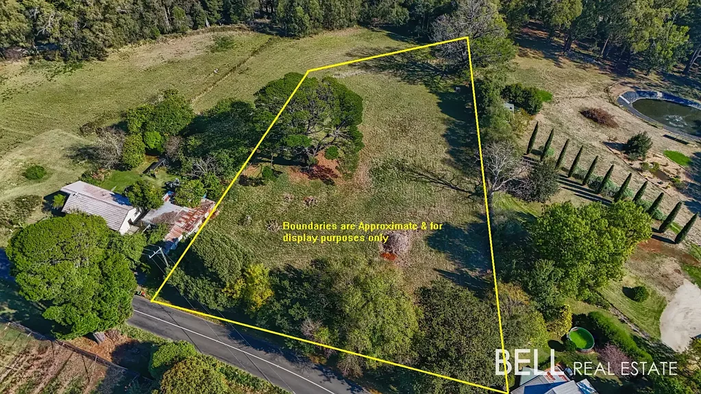 Avonsleigh  Rare as Hen's Teeth - Over 1 Flat, Sunny Acre in Avonsleigh.