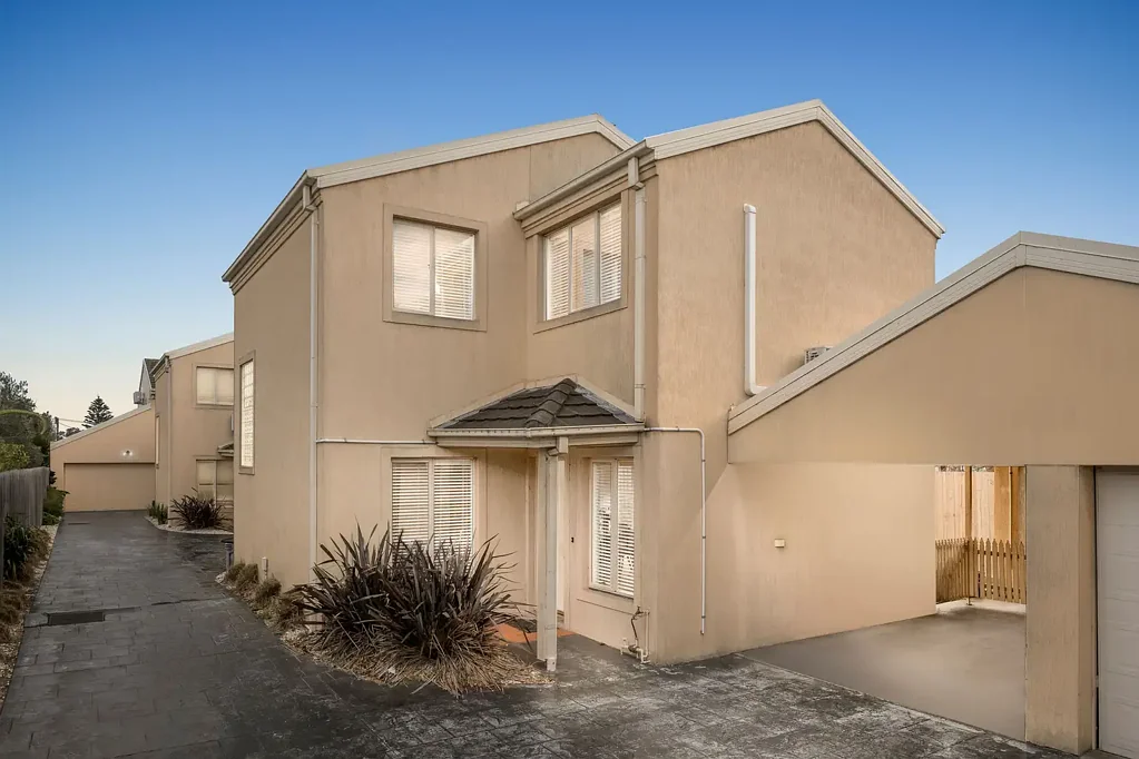 2/1 Bletchley Road, Hughesdale, VIC 3166