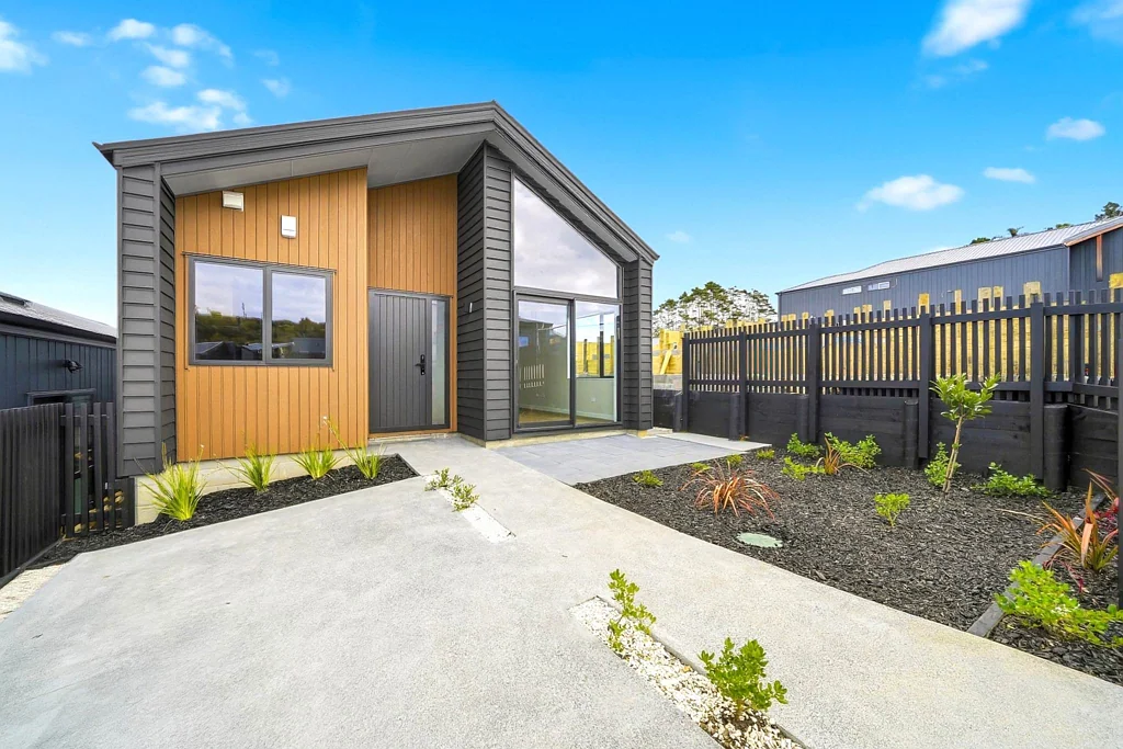 Orewa 3બેડરૂમ High Ceilings. Designer Style. Easy Living.
