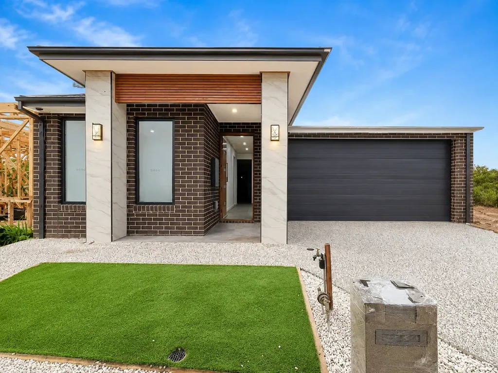 Spacious 4-Bedroom Family Home in a Prime Location