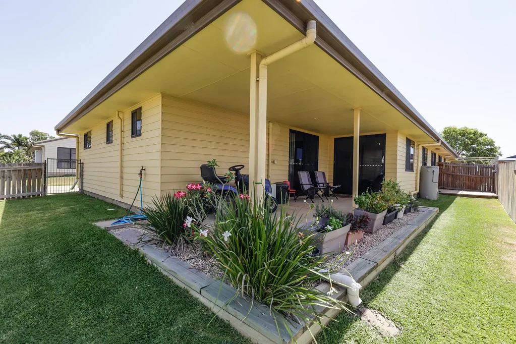 Moranbah 3chambre HIGH RENTAL YIELD! BEAUTIFUL 3-BED HOME IN A VERY SOUGHT-AFTER AND QUITE NEIGHBOURHOOD!