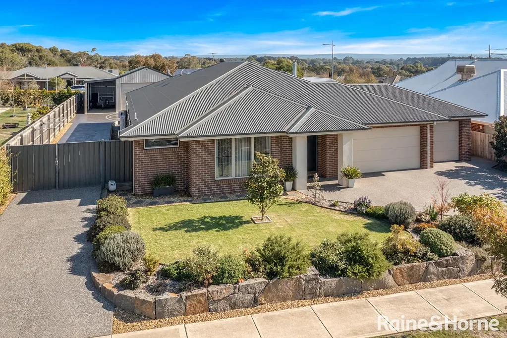 16 Sundew Court, Gisborne, VIC 3437