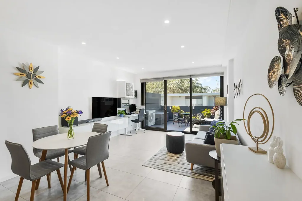 Epping 1 Bedroom A spacious one bed plus study with a twist - 2 secure parking