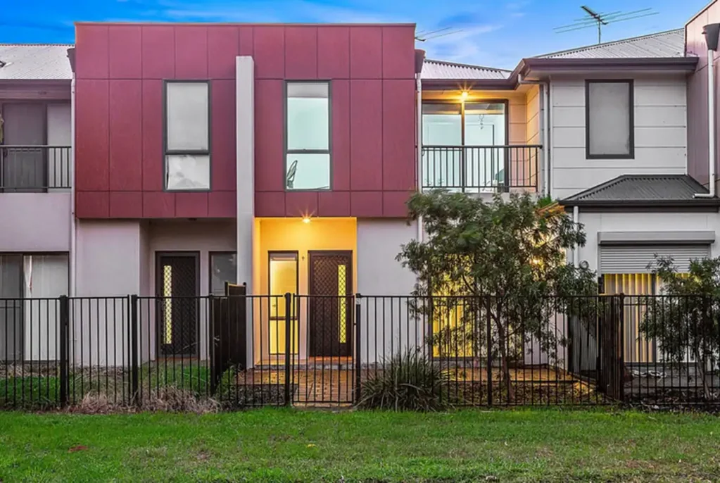 Hi, I’m Modern Townhouse Living with Leafy Views