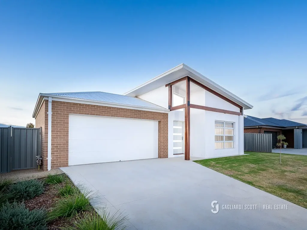 Kialla 4 Bedroom Impressive Seven Creeks Living!