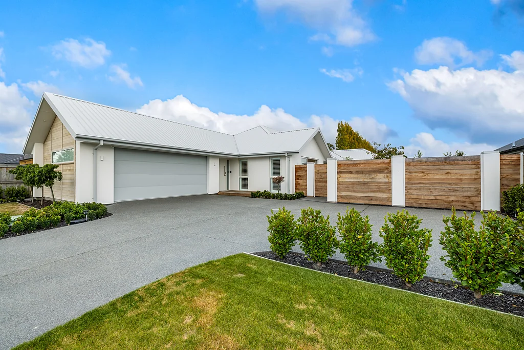 Marshland 4 Bedroom Contemporary Luxury: Your Dream Awaits!