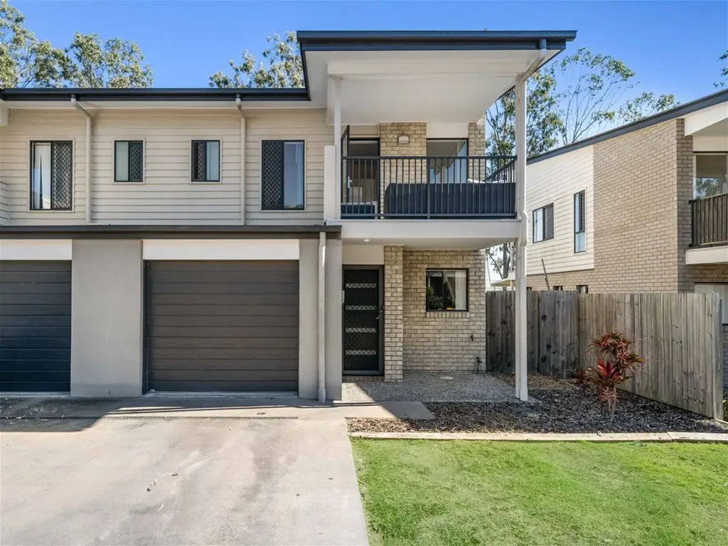 Redbank 3Kwarto Modern Double Storey Townhouse with Lifestyle Convenience